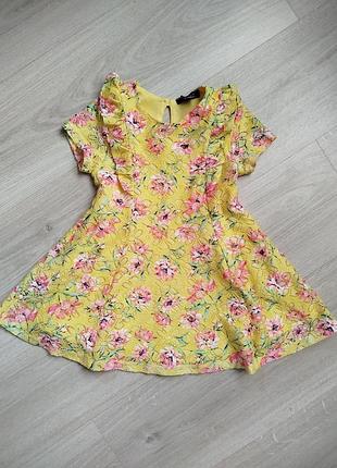 Яркое платье для девочки