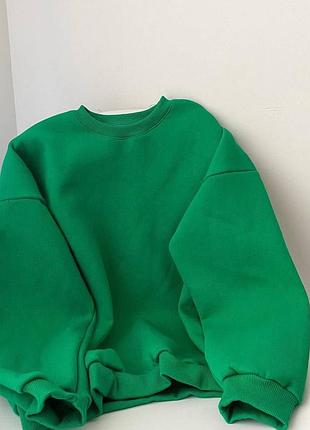 Базовый теплый свитшот оверсайз на флисе зеленый