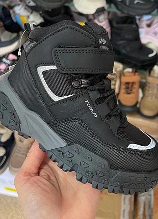 Зимние термоботинки для парня цвет черный внутри тепла овчина