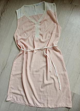 Нежное платье платья платье трапеция с поясом свободного кроя