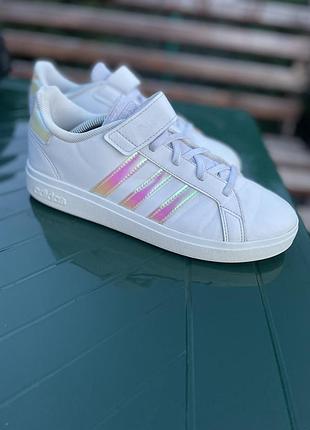 Adidas жіночі кросівки 38 розмір (24,5 см)