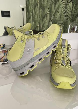 Зимові кросівки on cloudrock waterproof