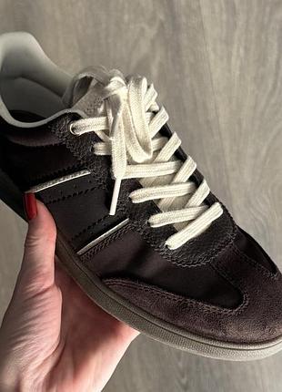 Жіночі кеди zara