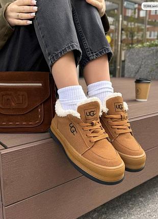 Стильные женские рыжие замшевые кроссовки маломерят