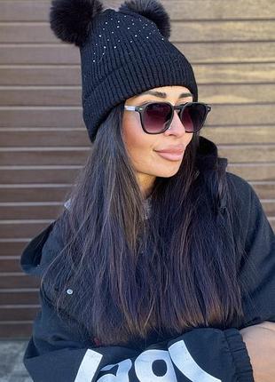 Ефектна чорна шапка з помпонами-вушка🖤