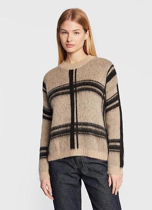 Мохеровый свитер в клетку