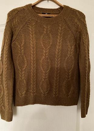 Жіночий светр прямого крою з красивим арнаментом по переду.  в состав входить мохер. розмір 36/s/44  38/m/46