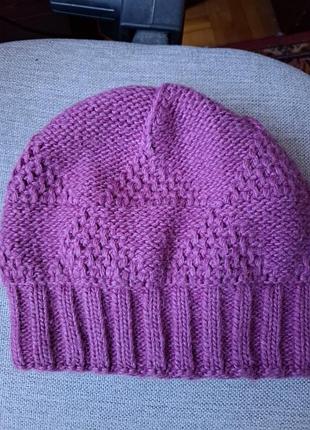 Шапка вязана жіноча
