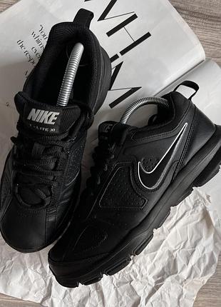 Оригінальні кросівки nike t-lite xi