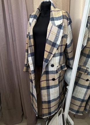 Пальто жіноче на осінь