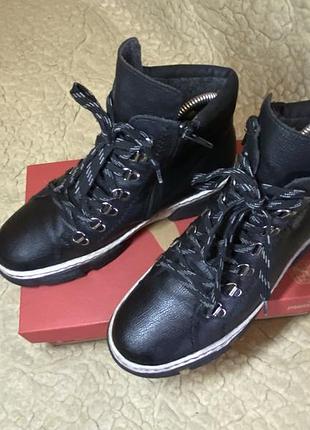 Шкіряні, якісні черевики бренду "rieker" розмір 37. устілка - 25 см.