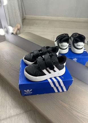 Кросівки дитячі