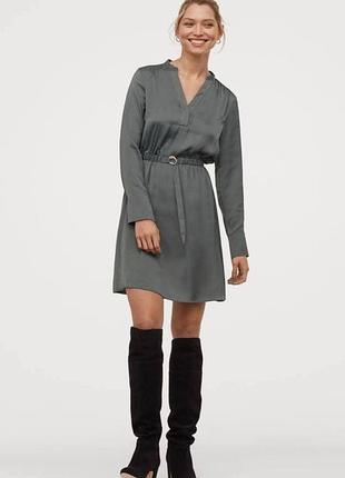 H&amp;m атласное платье серо- зеленого цвета
