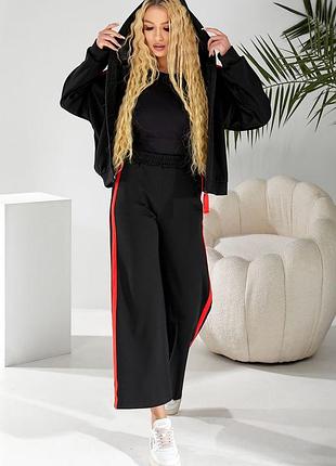 Жіночий спортивний костюм (чорно-червоний)