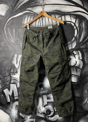 Жіночі камуфляжні карго штани superdry y2k grip camo cargo parachute pants розмір 30/30 оригінал