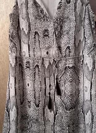 Новое платье размер 48-50
  шелк+вискоза  на  подкладке.