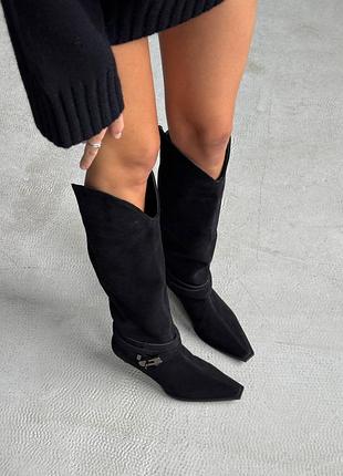 Жіночі чоботи із натуральної замші на маленькій шпильці 11069