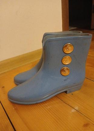 Резиновые сапоги