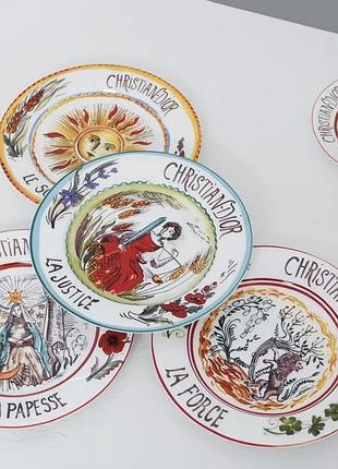 Набір дизайнерських тарілок christian dior (преміум-якість)
