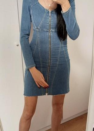 Джинсовое платье на молнии
