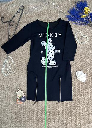 Це сукня-лонгслів із принтом mickey mouse 🖤