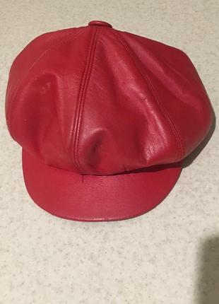 Шкіряна кепка (утеплена з вушками)