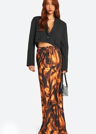 Атласная сатиновая юбка макси с мраморным принтом и завязками на талии boohoo(размер 36)