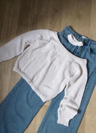 С-м белоснежный свитерик с чокером отверстия плечей