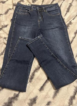 Жіночі джинси