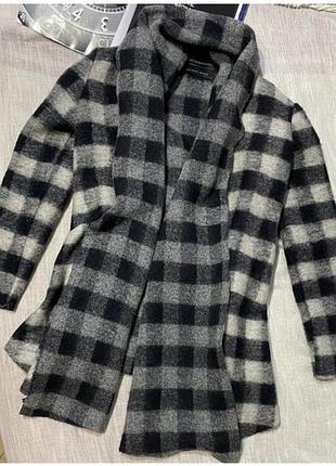 Zara шикарний стильний чорно-білий кардиган з вовною (71%) як новий