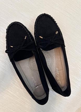 Туфлі жіночі.