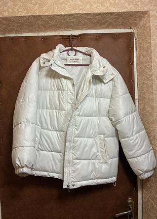 ✨ біла демісезонна куртка ✨  стильна, легка та водночас тепла — ідеальний вибір для прохолодної осені чи теплої зими .