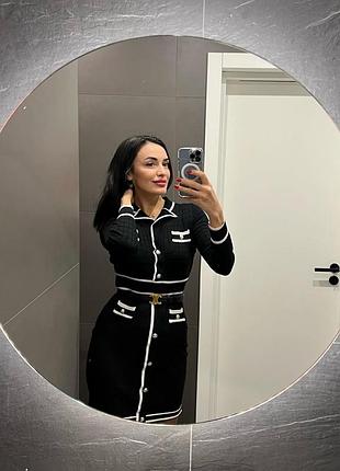 Чорна сукня міні в стилі шанель трикотажна з гудзиками