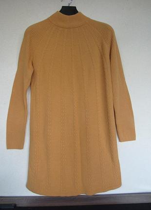 Трикотажное горчичное платье в косы от tu