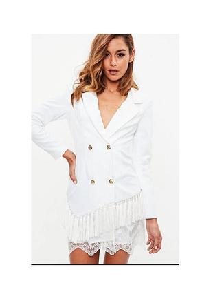 Модное актуальное стильное белое платье пиджак с кружевом и бахромой