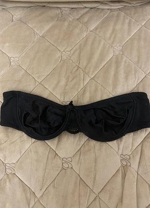 Чорний бюстгальтер без бретельок