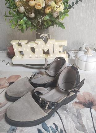 Стильные замшевые туфли