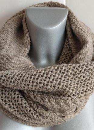 Теплый шарф-снуд, хомут comma с ажурным узором.