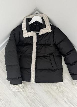 Чудова модель курточки із комбінацією хутра