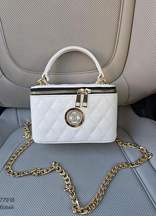 Женская стильная и качественная сумка сундучок из эко кожи белая