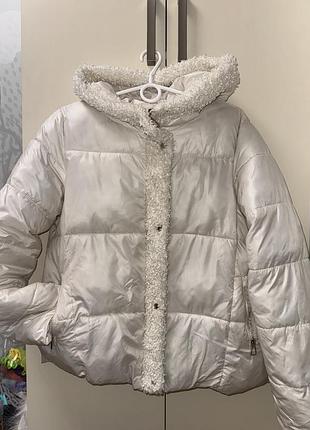 Жіноча осіння куртка