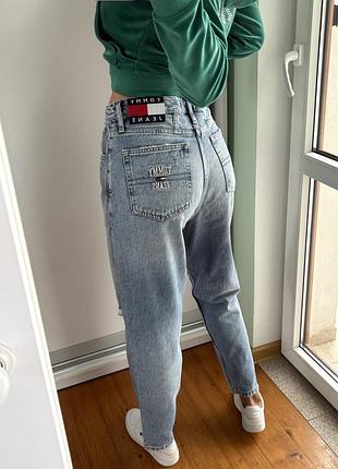 Блакитні джинси mom tommy jean ultra high rise tapered