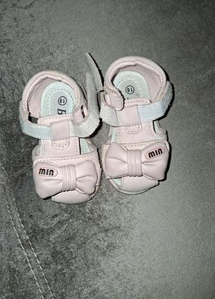 Детские босоножки для девочек