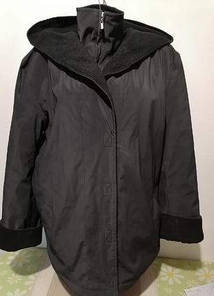 Водонепроникна жіноча куртка