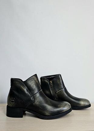 Сапожки на молнии с потертостями в стиле бохо-готики timeberland