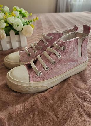 Кеды primark розовые блестящие с эластичными шнурками резиновой подошвой