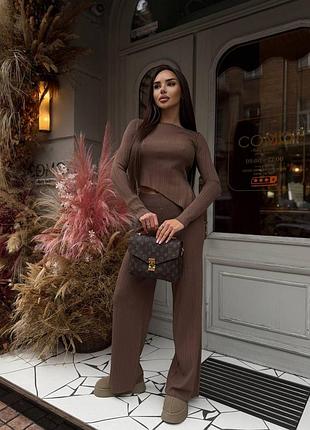 Брючный костюм