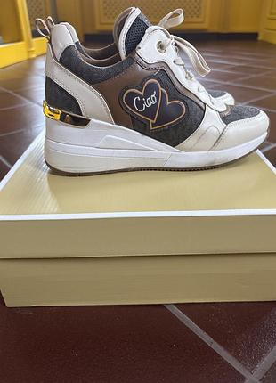 Кросівки жіночі майкл корс, ідеальний стан