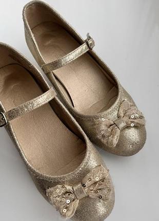 Золоті туфельки accessories на каблучку  для дівчинки 32 розмір (19см)