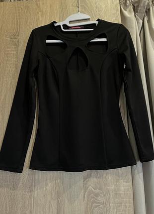 Гарний лонгслів s-m🖤